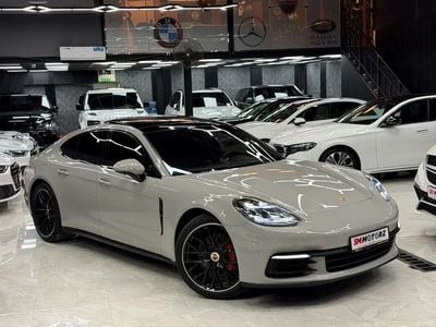 Porsche Panamera 4S