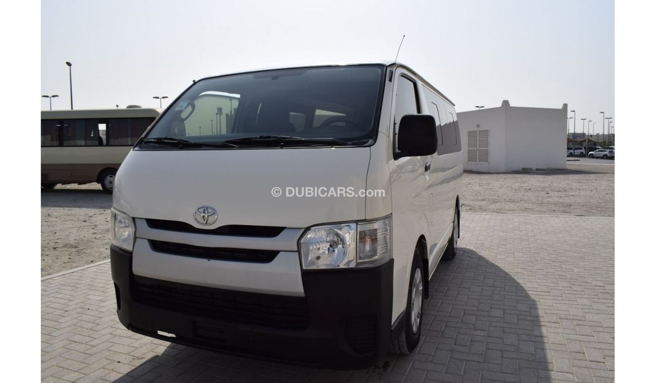 Toyota Hiace GL - Standard Roof Toyota Hiace Bus 13 seater, Model:2015. Excellent condition