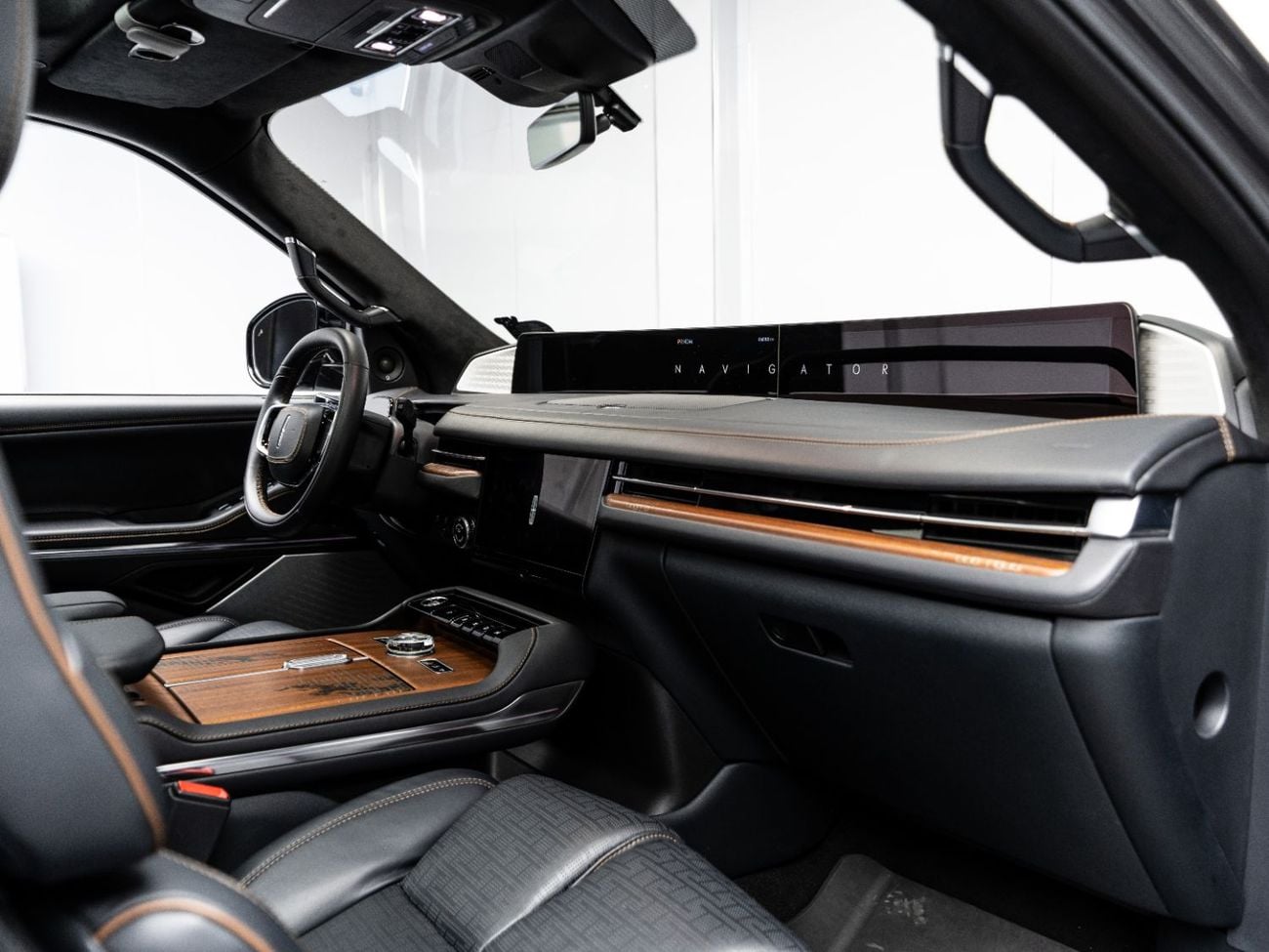 Lincoln Navigator 2025 Lincoln Navigator Presidential, 3.5L V6, AWD, 440bhp, 10 Speed Automatic (Selectshift)