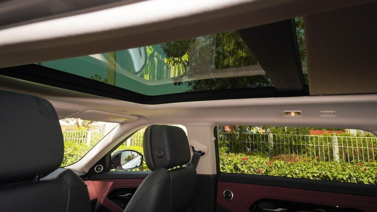 Land Rover Range Rover Evoque SE P250 DYNAMIC 2025!! FIVE YEARS WARRANTY!! THREE YEARS SERVICE CONTRACT