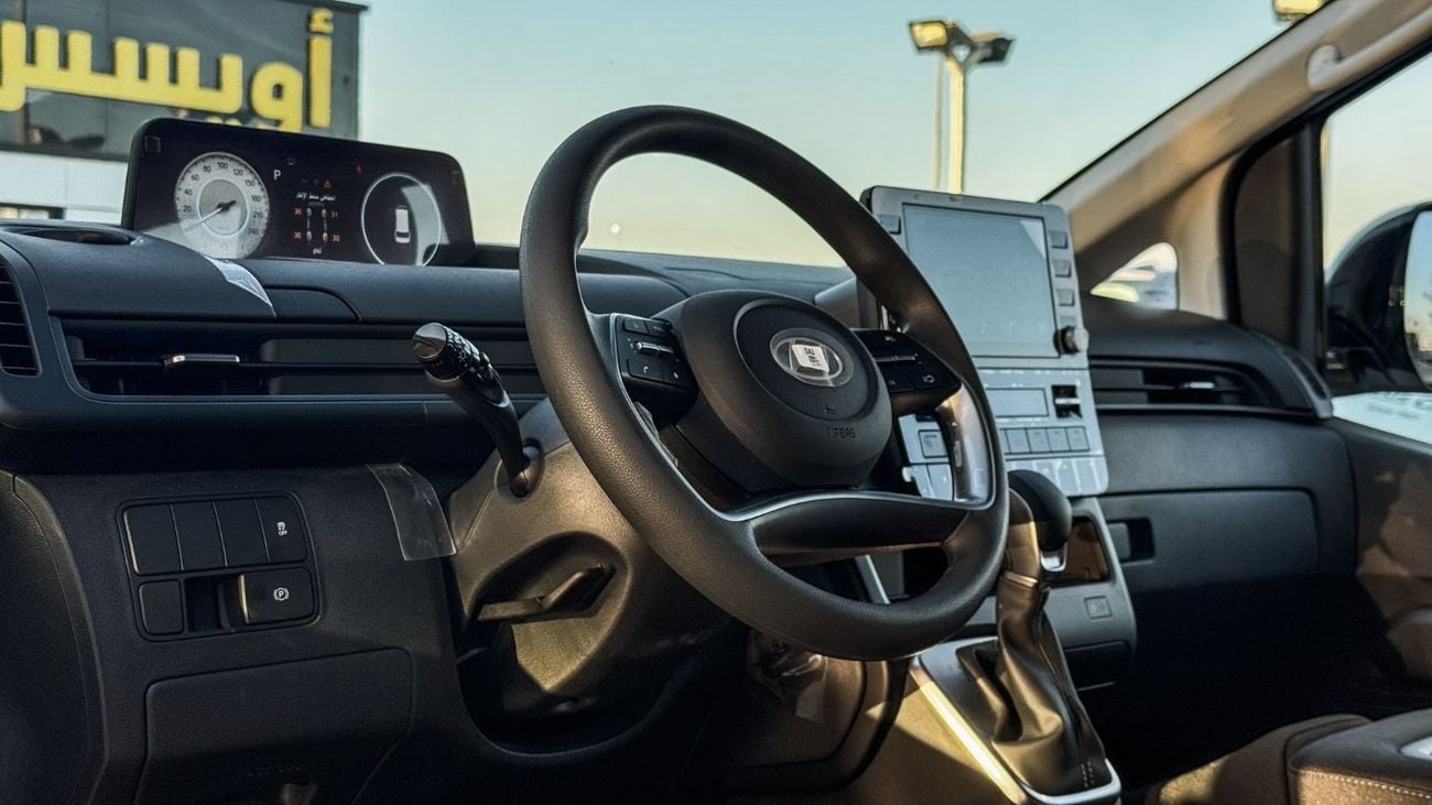 هيونداي ستاريا Luxury 2025 Brand New 11 Seater Diesel 2.2L Turbo 4 Cylinders GCC