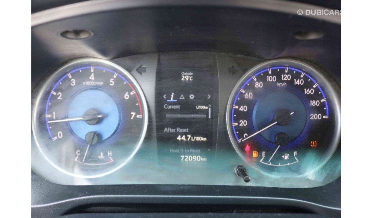 تويوتا هيلوكس 2019 | HILUX 4X4 DOUBLE CABIN MANUAL GEAR - WITH GCC SPECS AND EXCELLENT CONDITION