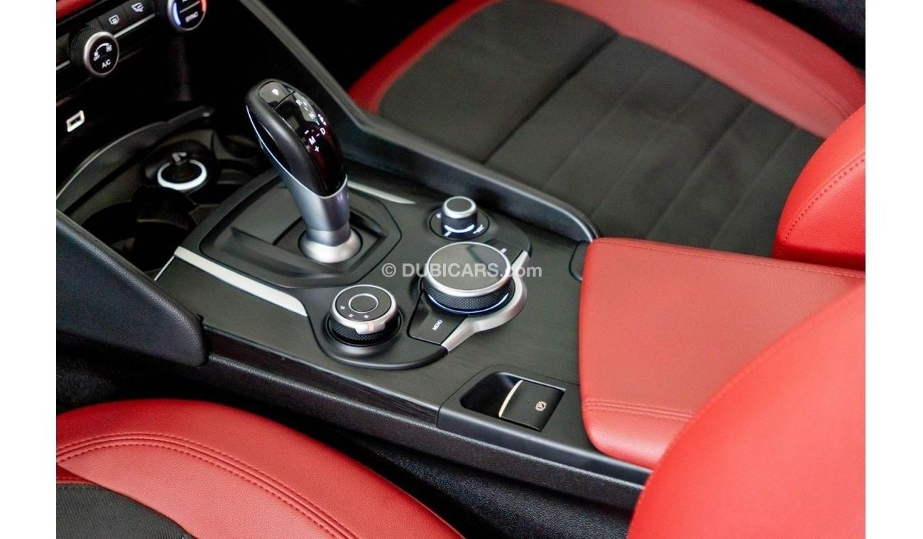 ألفا روميو جوليا 2018 Alfa Romeo Giulia Super / Full Alfa Romeo Service History