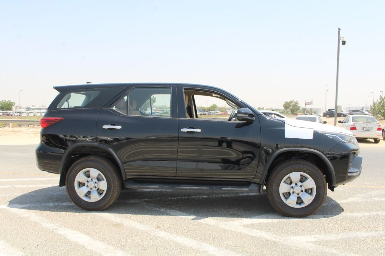 تويوتا فورتونر TOYOTA FORTUNER 2.4L DIESEL 4WD E AUTO