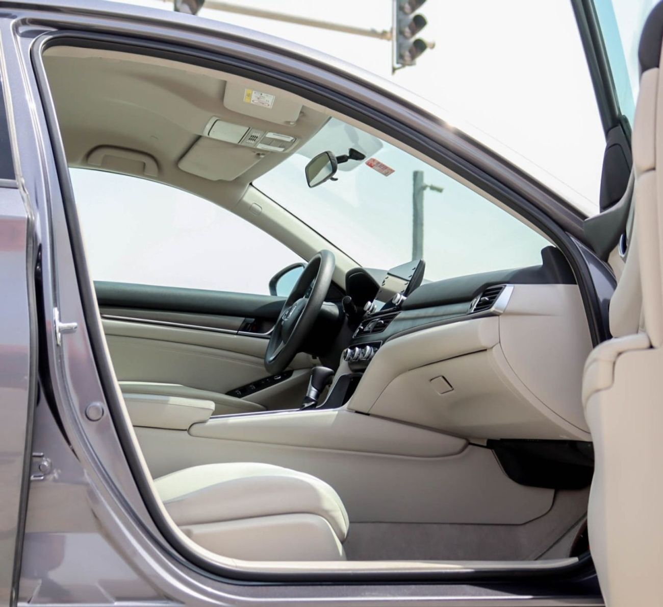 هوندا أكورد سيارة هوندا أكورد 2022 بحاله ممتازه وبدون حوادث  بمحرك 1500 - وممشى 63000 كيلو متر - وبسعر 69000