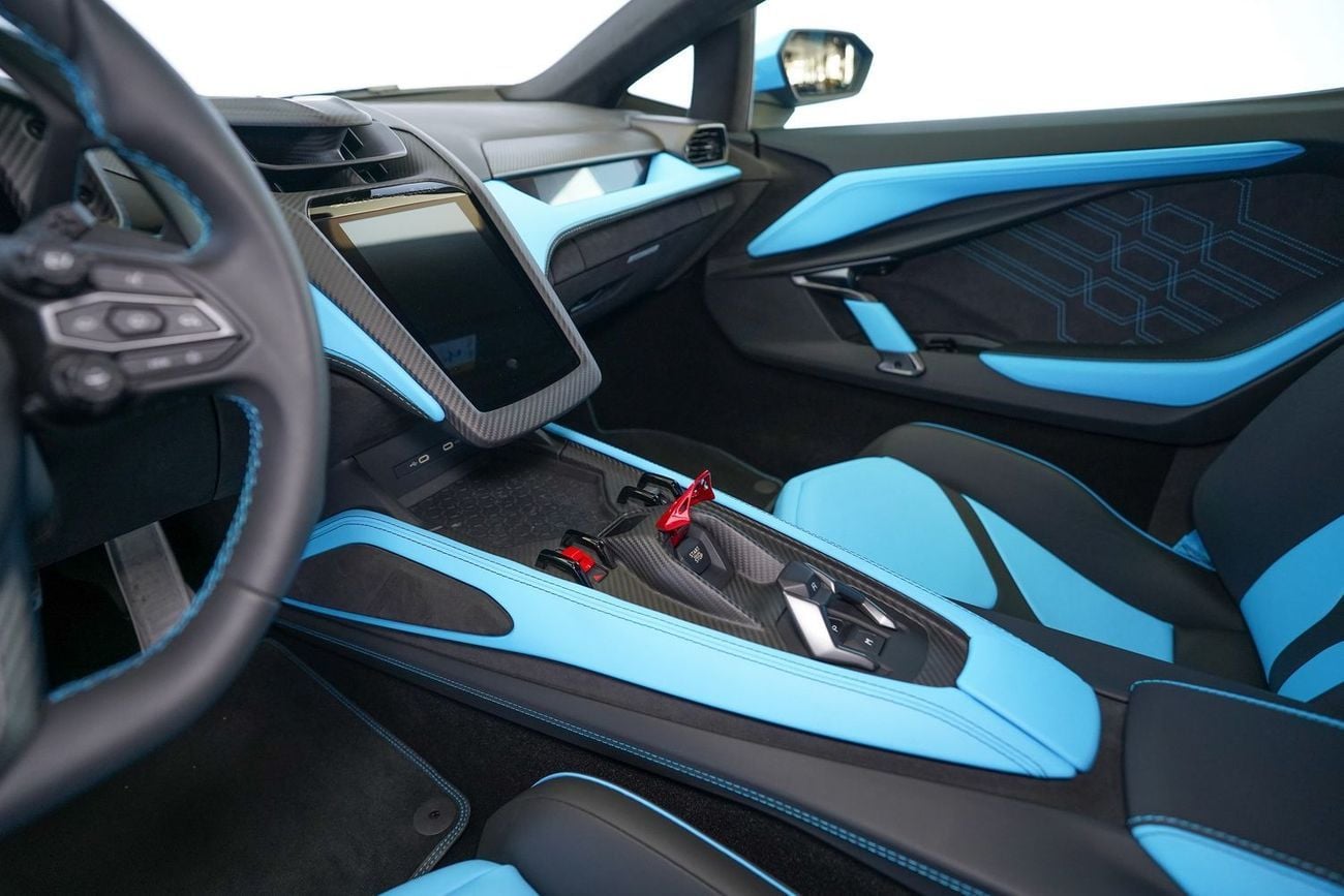 لامبورغيني ريفويلتو SPORTIVA 6.5L V12 Hybrid