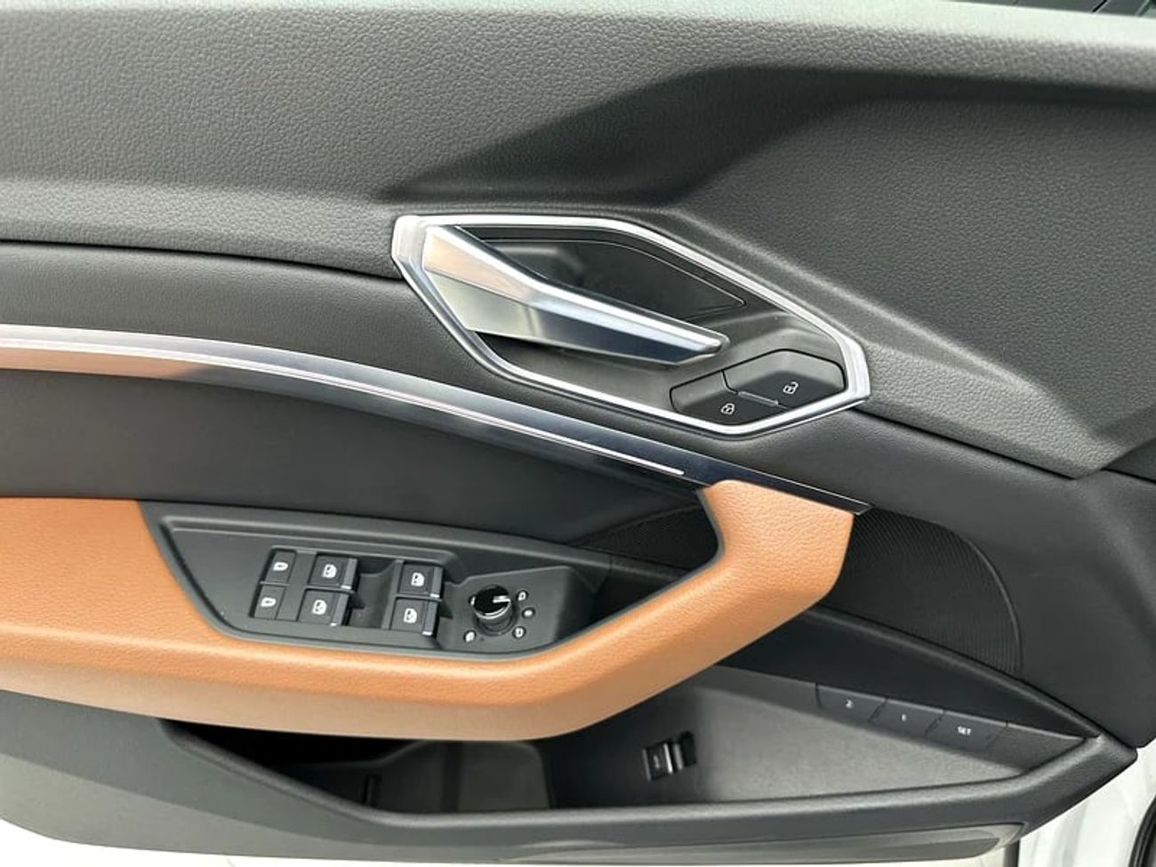 Audi etron advanced 55 quattro 408hp (Ref# 019453) ** Night package **