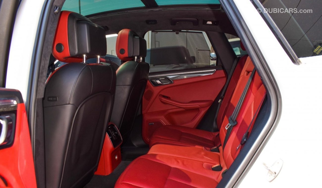 Used Porsche Macan Turbo 2015 for sale in Abu Dhabi 555135