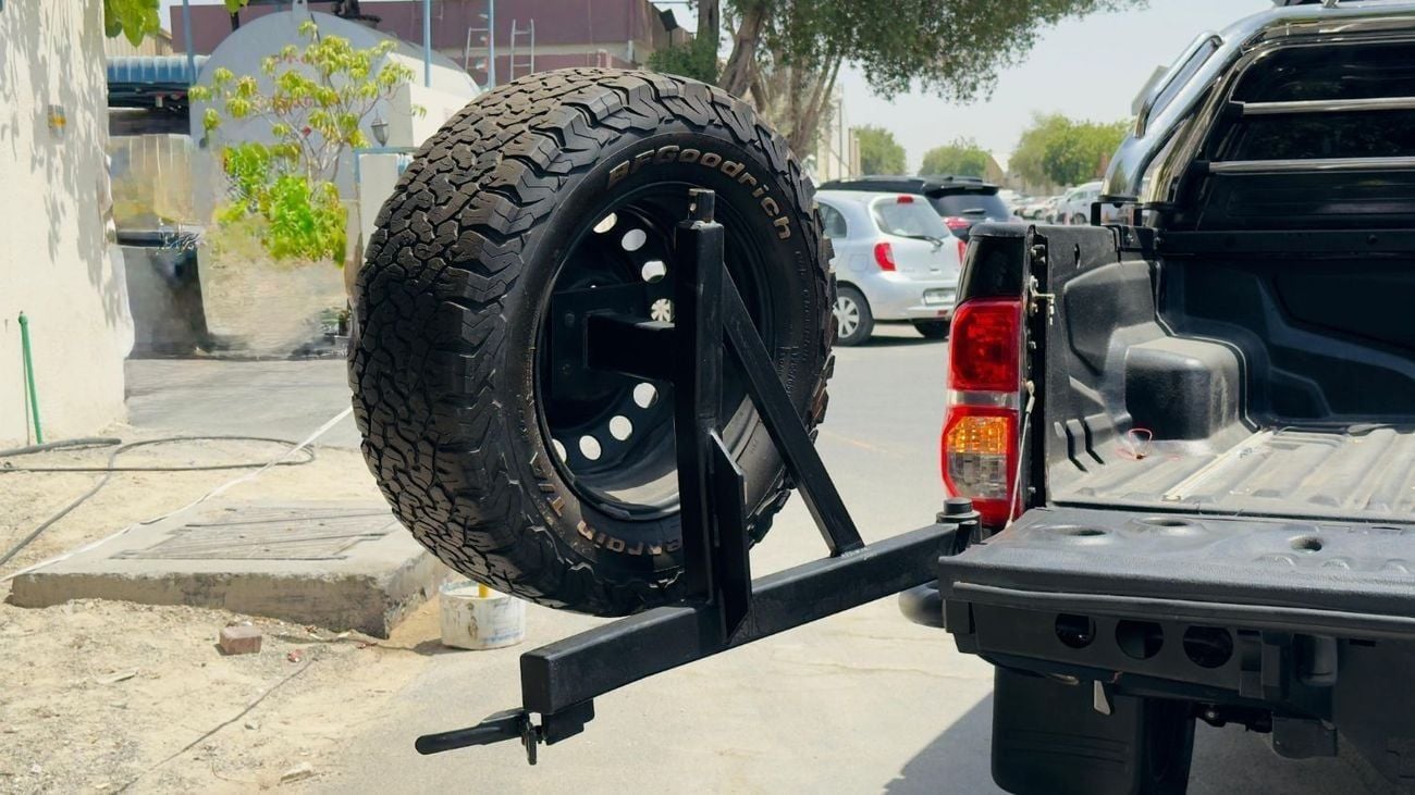 تويوتا هيلوكس -