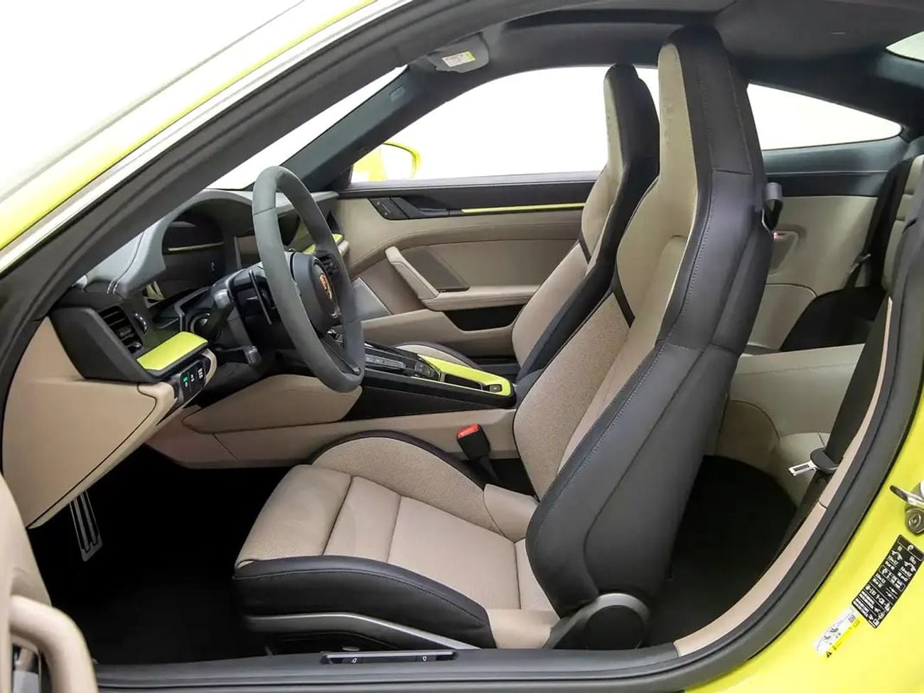 Porsche 911 CARRERA | GCC Spec | Dealer Warranty - Excellent Condition