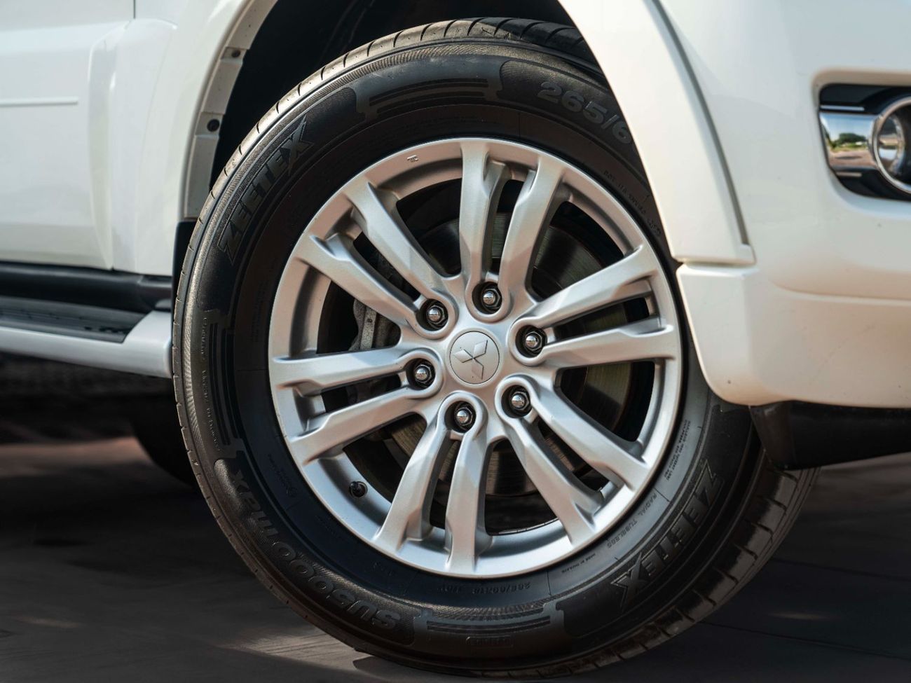 ميتسوبيشي باجيرو AED 1,258 PM • PAJERO 3.8L V6 GLS TOP • UPGRADED ANDROID TOUCH SCREEN WITH REVERSE CAMERA