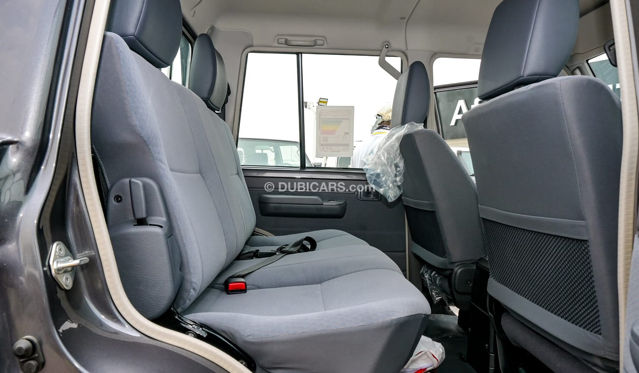 Toyota Land Cruiser Pick Up Pick UpLC 79 DC 4.0L YM 2024