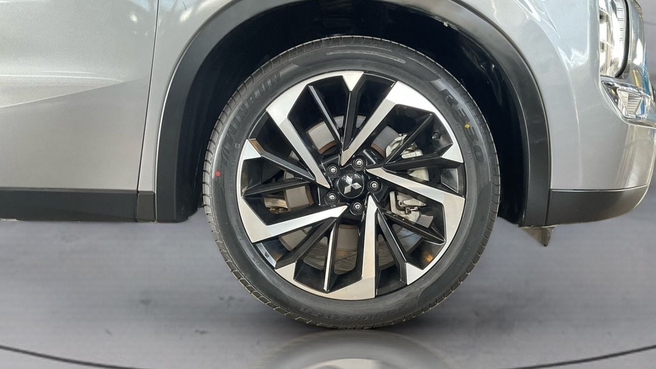 ميتسوبيشي آوتلاندر GLS HIGHLINE 2.5 GLX AUTO 4WD 7SEAT HL SRF | شامل الضمان | 0 ﺪﻔﻋﺓ ﺃﻮﻟﻯ