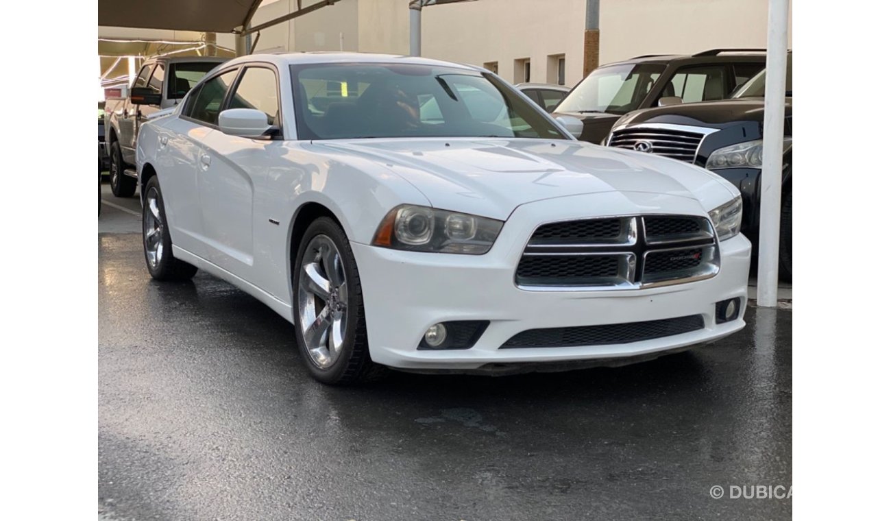 دودج تشارجر Dodge Charger 2014 Hemi 5.7 , GCC, full option in excellent condition