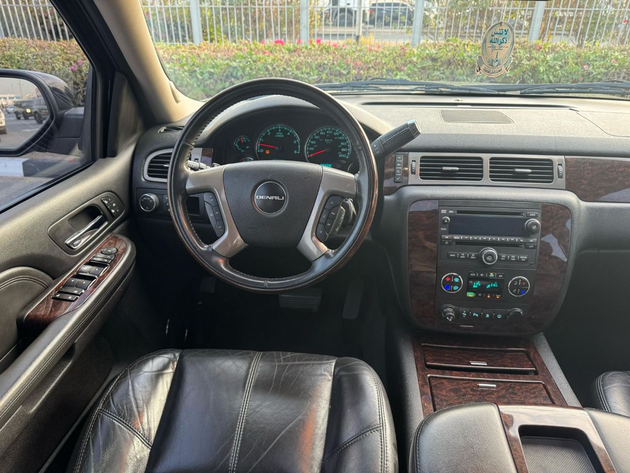 جي أم سي يوكون GCC SPEC NEAT AND CLEAN LESS KILOMETER