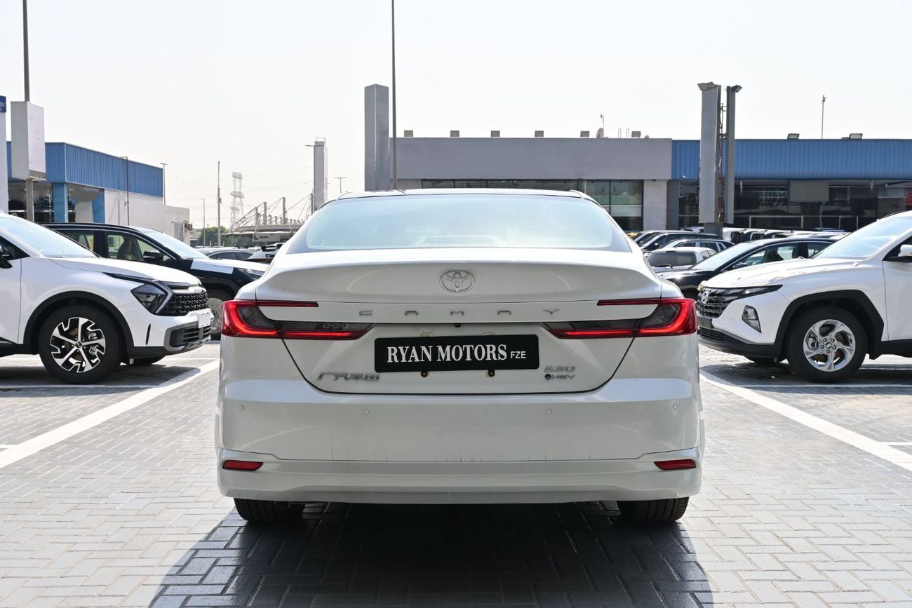 Toyota Camry Toyota Camry Premium 2.5L Hybrid Chinese, Model 2025, Color White