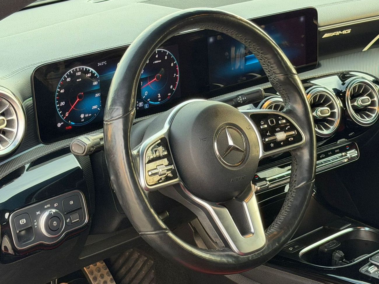 مرسيدس بنز CLA 250 Premium 2.0L