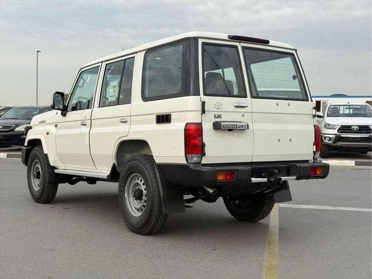 Toyota Land Cruiser 70 LX EXPORT ONLY - LC 78- 2.8L - DIESEL - MANUAL
