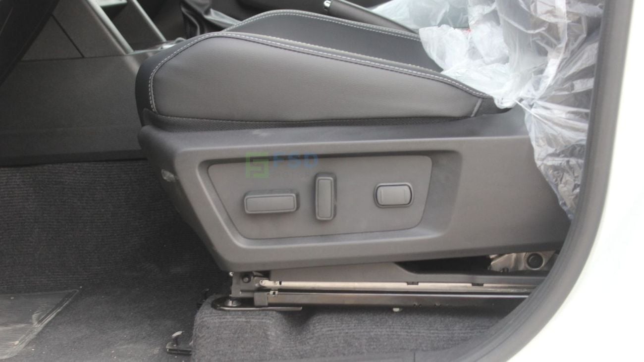 Mitsubishi L200 Mitsubishi L-200 Sportero 2.4L Diesel DCABIN 4WD 6AT Chrome Edition MY-2025