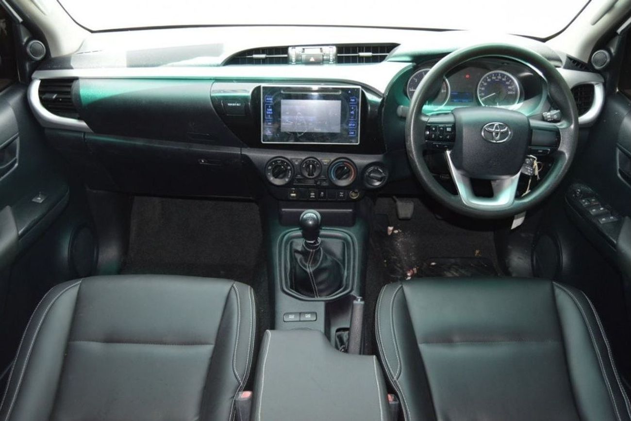 تويوتا هيلوكس SR5 Diesel Right Hand Drive Full option Clean Car