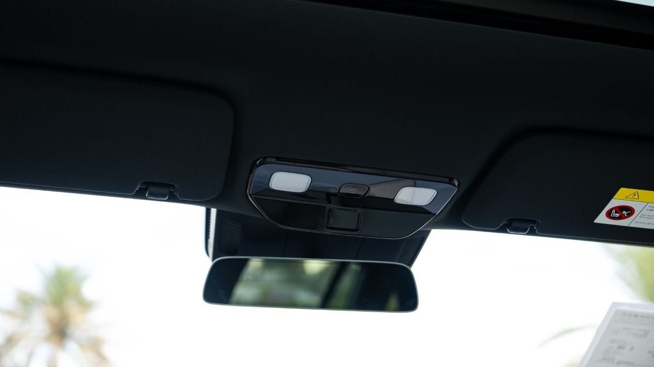 Li Auto L7 Ultra 1.5L - Black Inside Black & White | Export Only