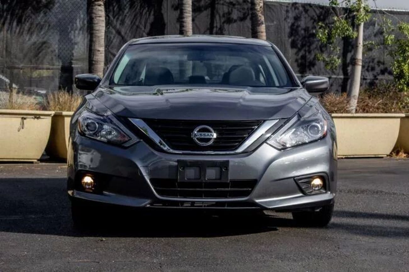 Nissan Altima SR sports