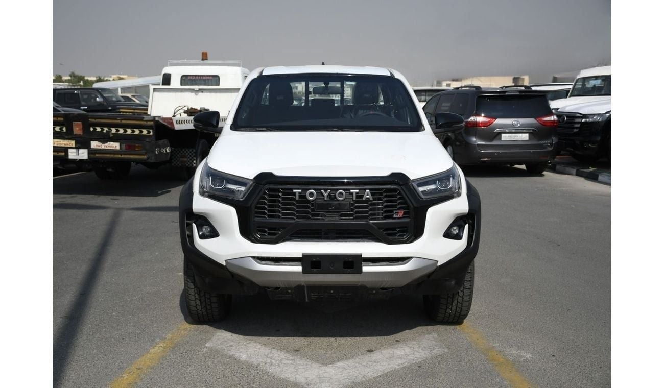 تويوتا هيلوكس GR Sport with Wireless Charger