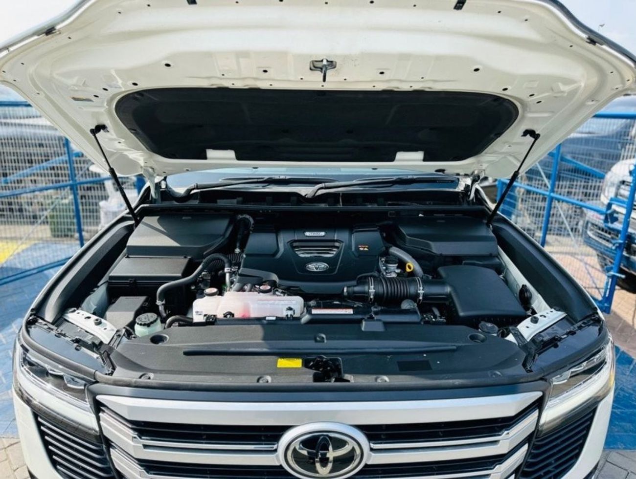 Toyota Land Cruiser Lc 300 sahara top of the range