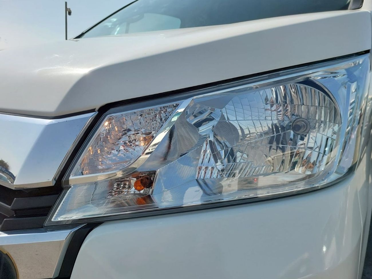 Toyota Hiace TOYOTA HIACE VAN RHD 2019 MODEL 2.8 L DIESEL AUTOMATIC(PM09311)