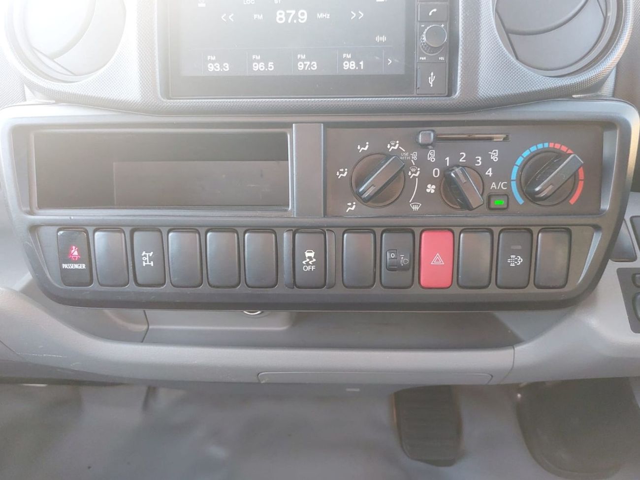 Hino 300 HINO 300 SERIES DUMPER TRUCK RHD 2019 MODEL 4.0 L DIESEL AUTOMATIC(PM04802)