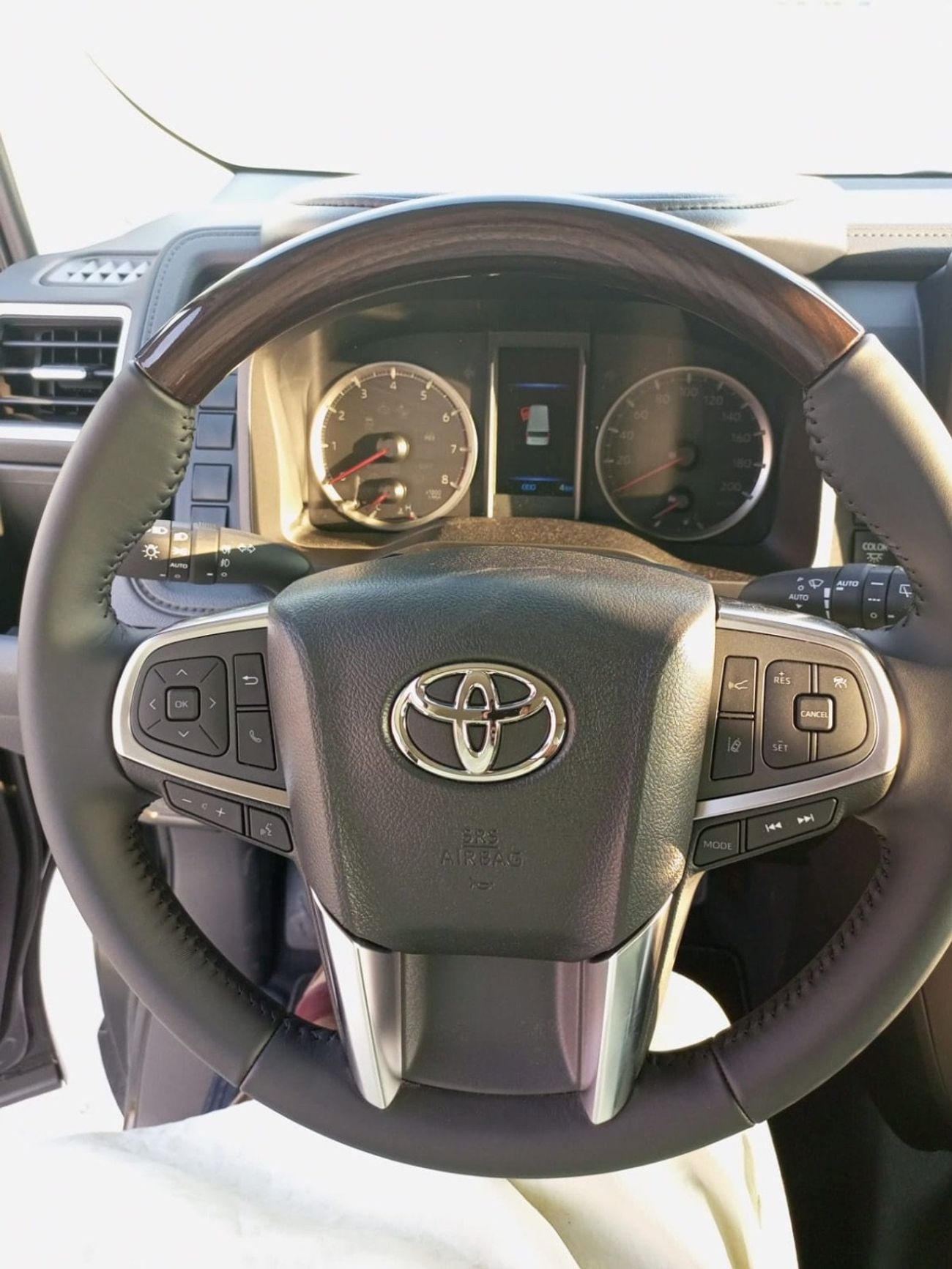 Toyota Granvia Toyota Granvia vip 6 seater