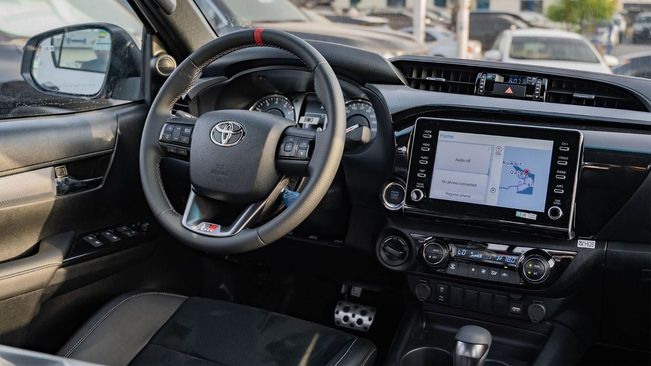 تويوتا هيلوكس 2026 Toyota Hilux GR-Sport 4.0L AT Petrol (White)