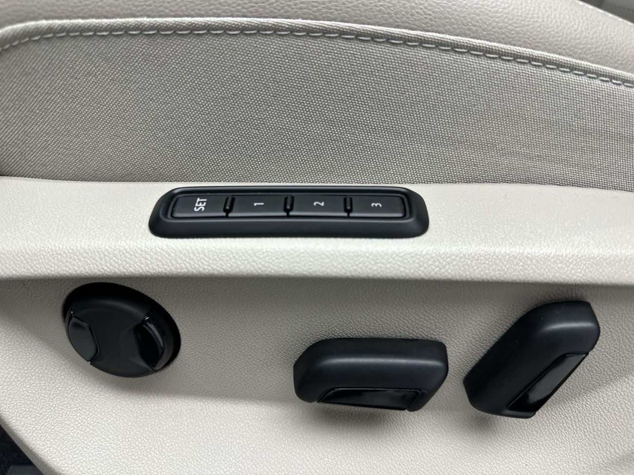 Volkswagen Teramont Comfortline 3.6L Comfortline 2L (Ref#38430) - 29,100 AED SAVINGS from New Car