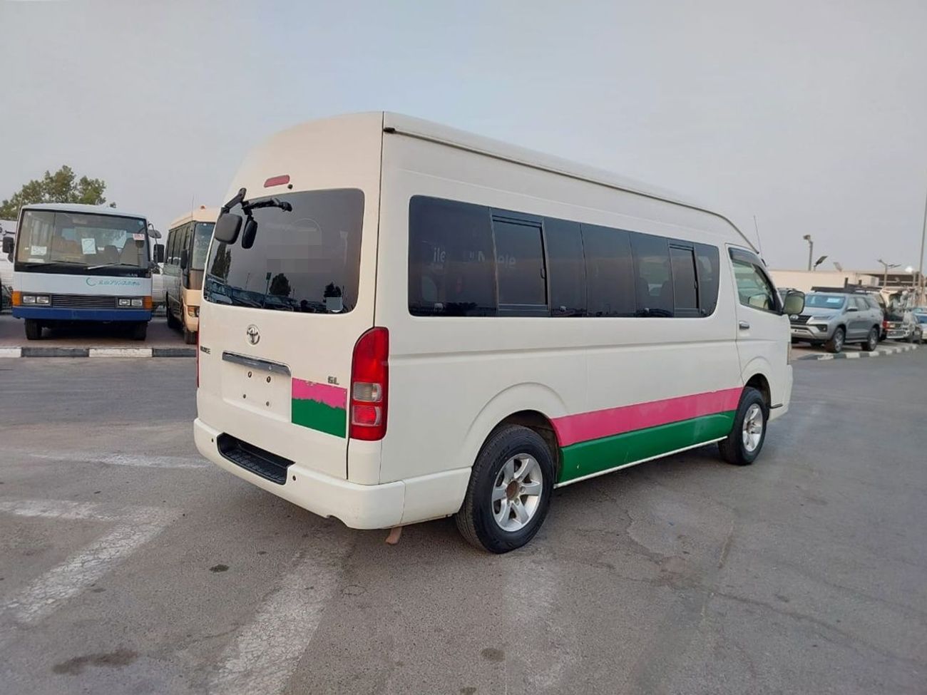 Toyota Hiace TOYOTA HIACE COMMUTER VAN RHD 2012 MODEL 2.7 L PETROL AUTOMATIC(PM05079)