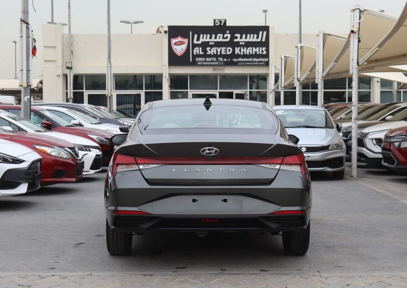 هيونداي إلانترا هيونداى إلنترا 2023 - خليجى - بدون حوادث - محرك 1.6- ممشى قليل - حاله ممتازه من الداخل والخارج