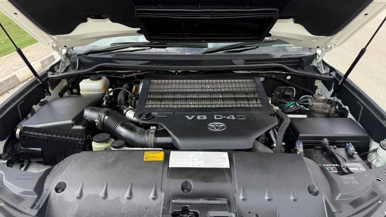 تويوتا لاند كروزر Toyota Landcruiser 2016 RHD white colour,diesel engine Australian specs