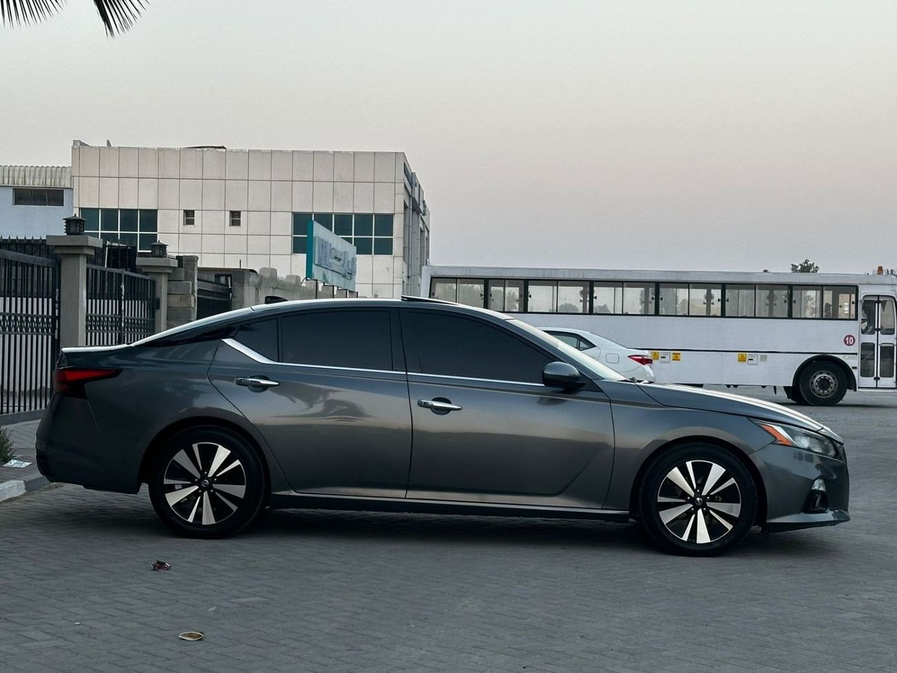 نيسان ألتيما نيسان التيما اس ڤي  موديل : 2019 المطلوب 53,000 درهم  الممشى 117,000 كم  مواصفات خليجية , فتحه ، شاش