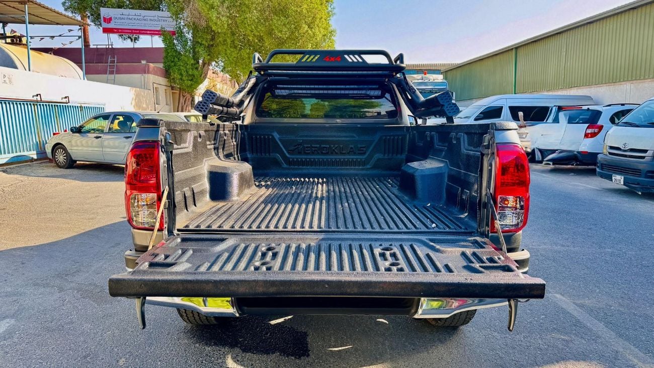 Toyota Hilux SINGLE CABIN | BULL BAR | MANUAL TRANSMISSION | 2.8L DIESEL ENGINE | 2022