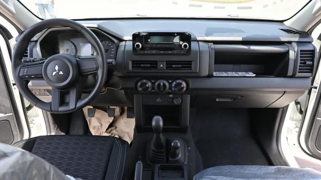 Mitsubishi L200 GL Mitsubishi/L200 P DC 4WD/2.4L GLX New Face 5 MT
