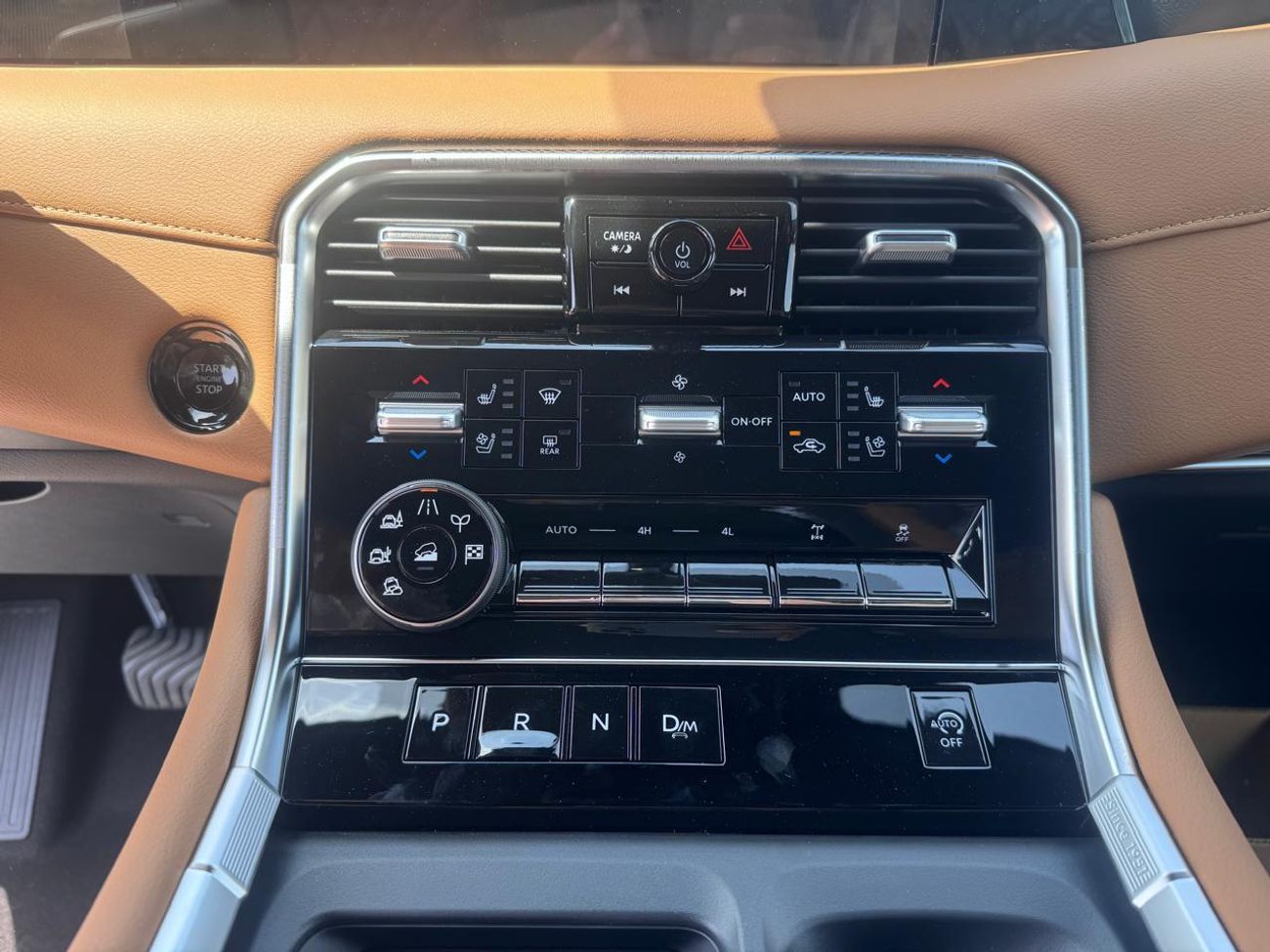 Nissan Patrol SE PLATINUM CITY 3.8L_2026_(BLACK/TAN)