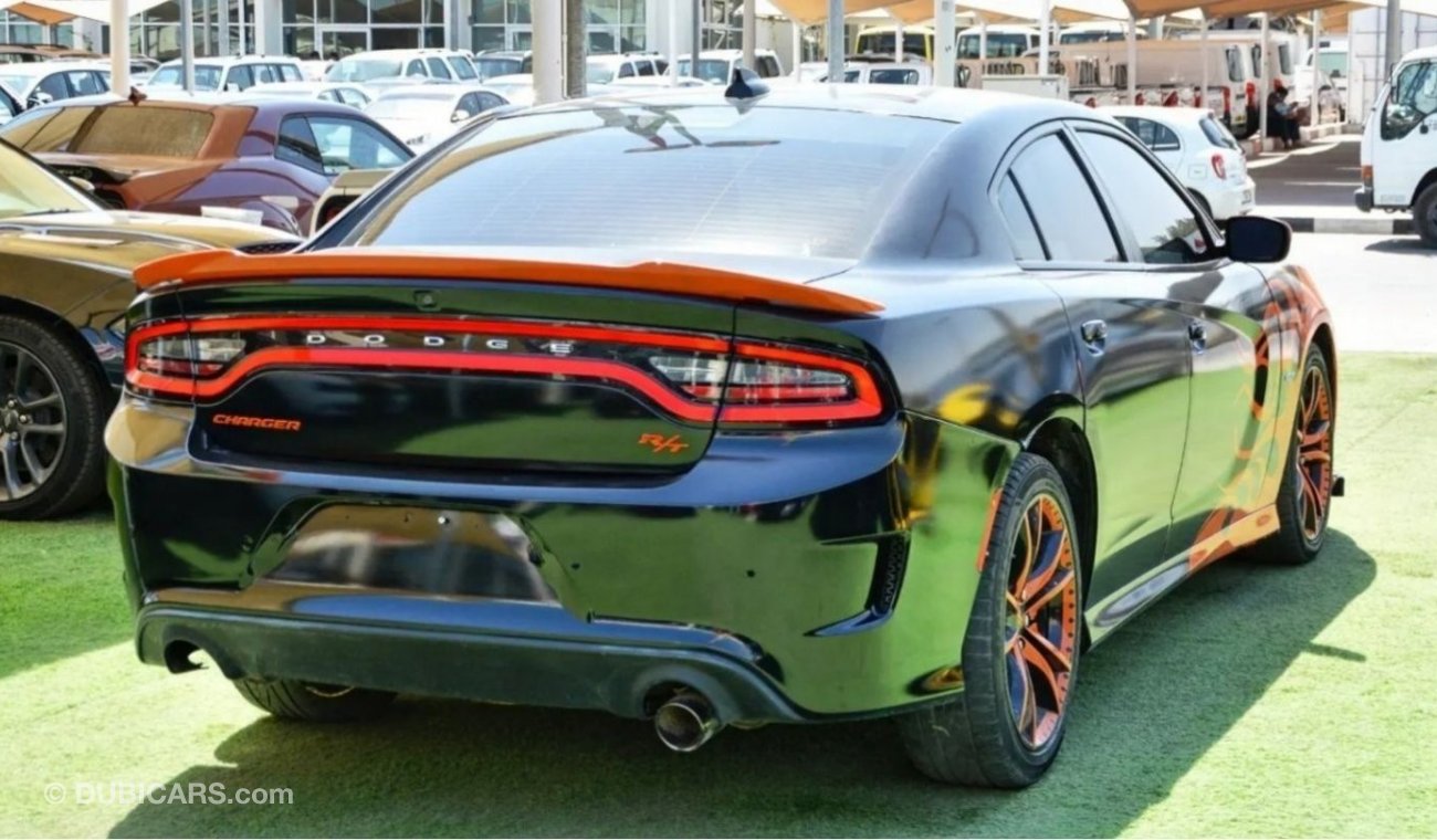 دودج تشارجر SOLD!!!!!*Custom Flame Stickers* Charger R/T V8 2018/SRT Kit/Leather Interior/Very Good Condition