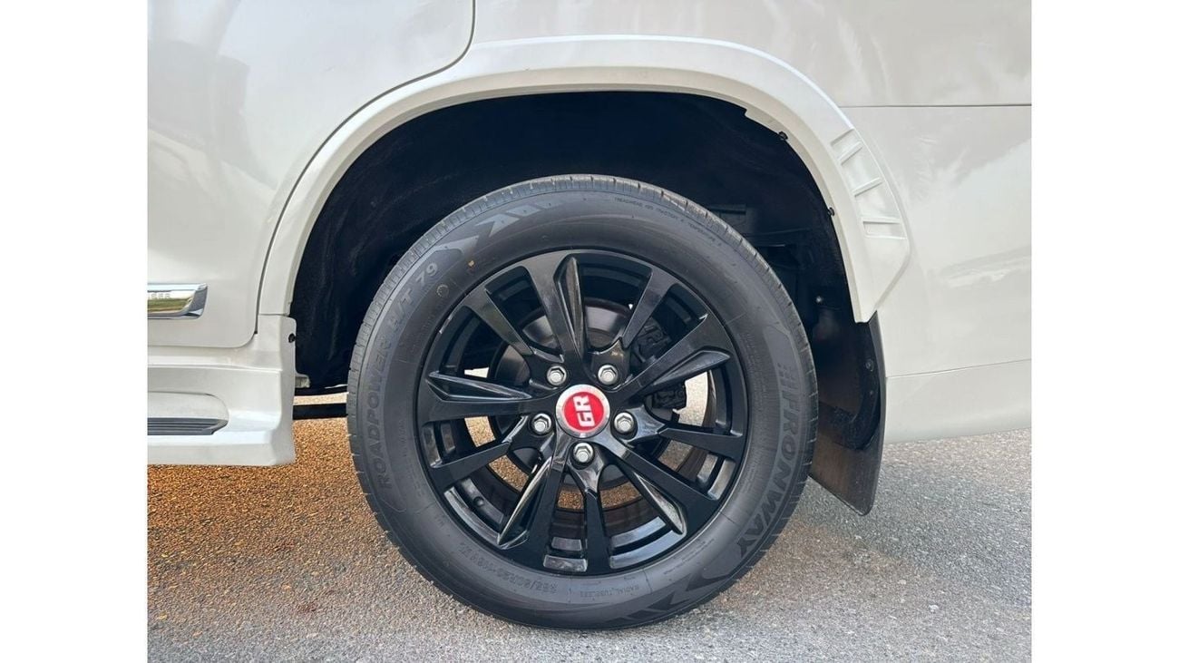 تويوتا لاند كروزر -