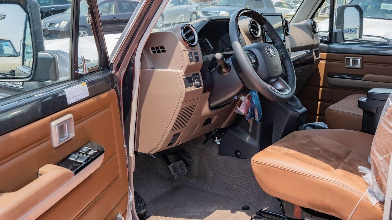 تويوتا لاند كروزر 70 2025 Toyota Land Cruiser LC 71 4.0L Petrol AT Full Option Dark Grey
