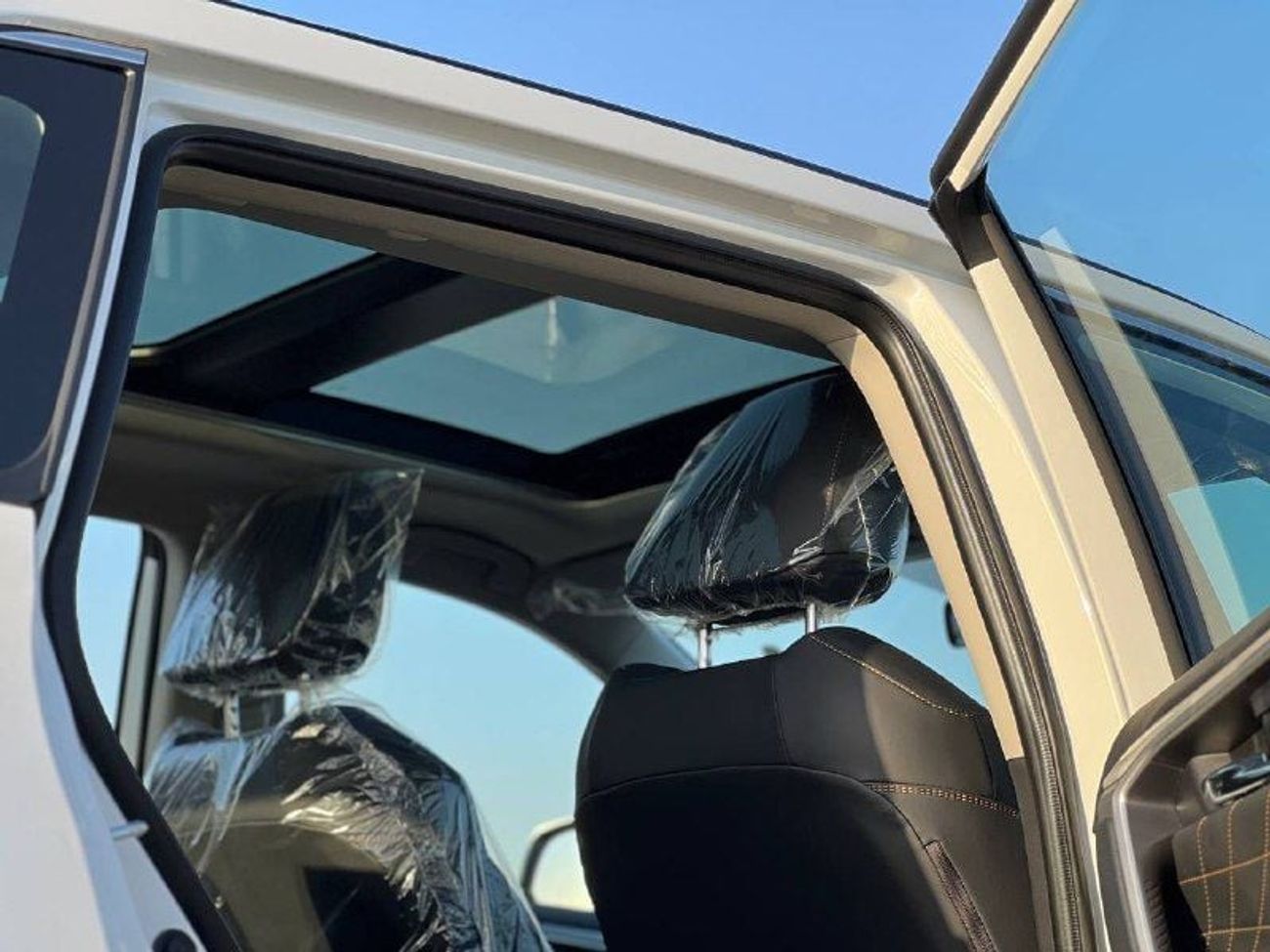 تويوتا راف ٤ 2.0L PTR A/T // 2025 // FULL OPTION WITH 360 CAMERA , RADAR , WIRELESS CHARGE //SPECIAL OFFER // BY