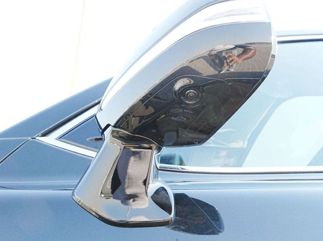 لكزس LX 600 VIP لكزس LX600 VIP موديل 2026، جنوط مقاس 22 بوصة