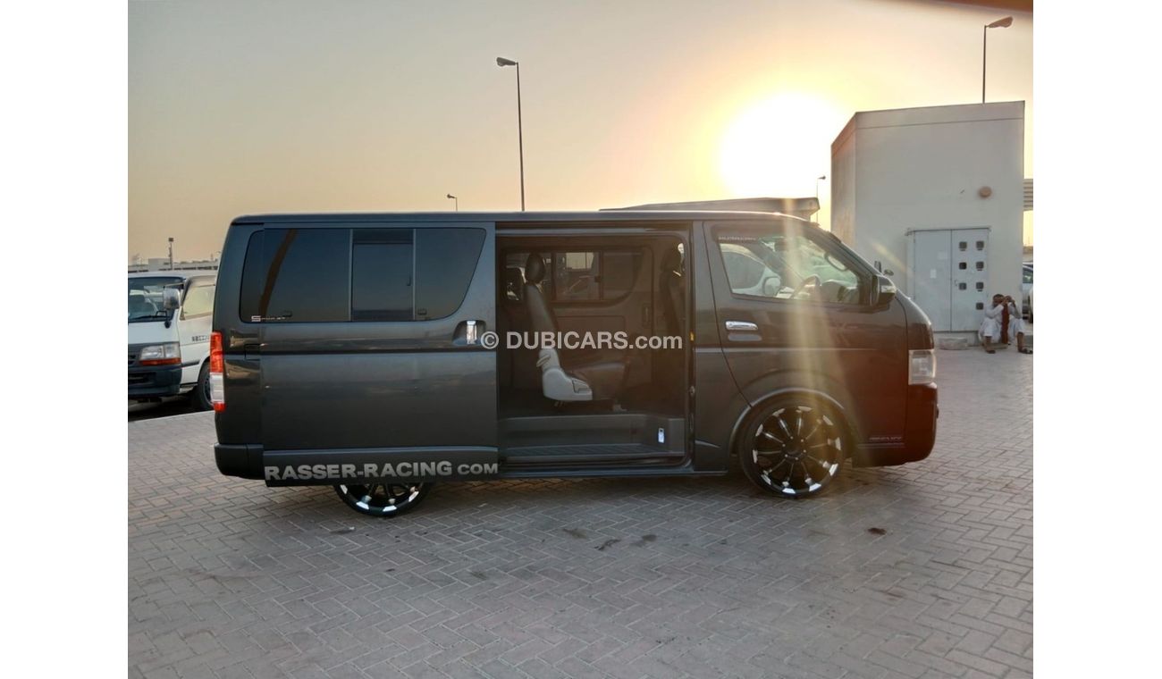 Toyota Hiace TOYOTA HIACE VAN RIGHT HAND DRIVE (PM1617)