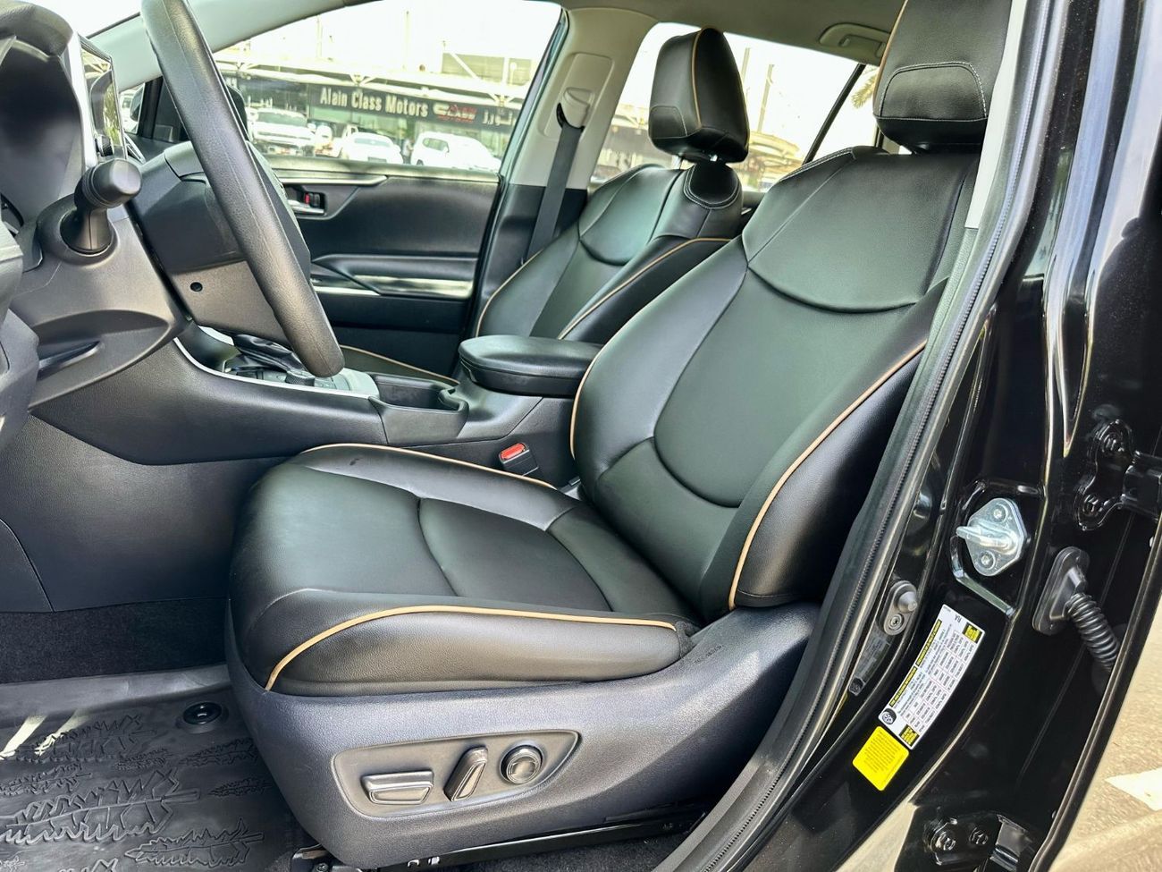 تويوتا راف ٤ Hybrid Woodland Edition (TRD)