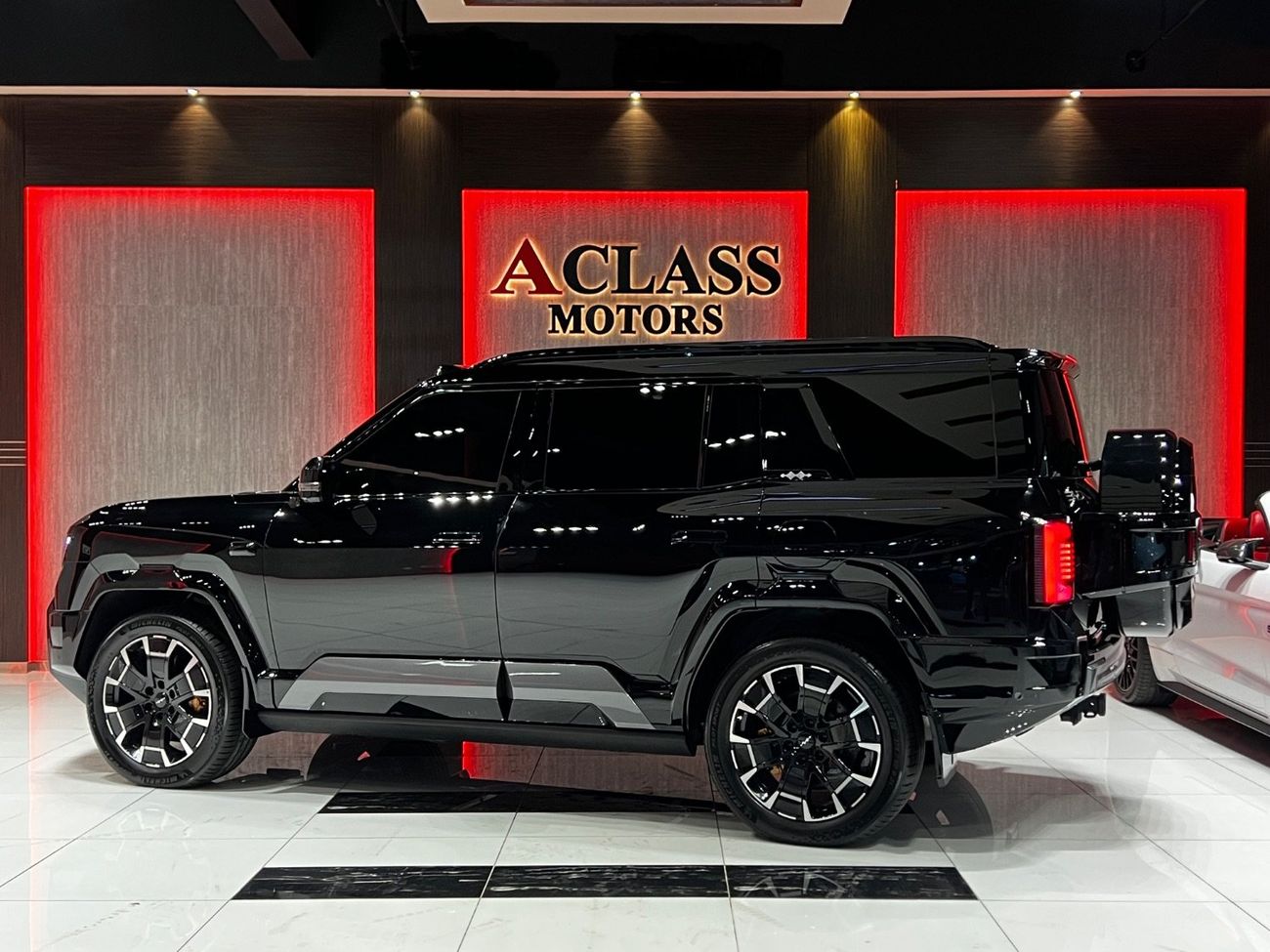 بي واي دي ليوبارد 8 Smart and Brave Flagship Edition (7 Seats)