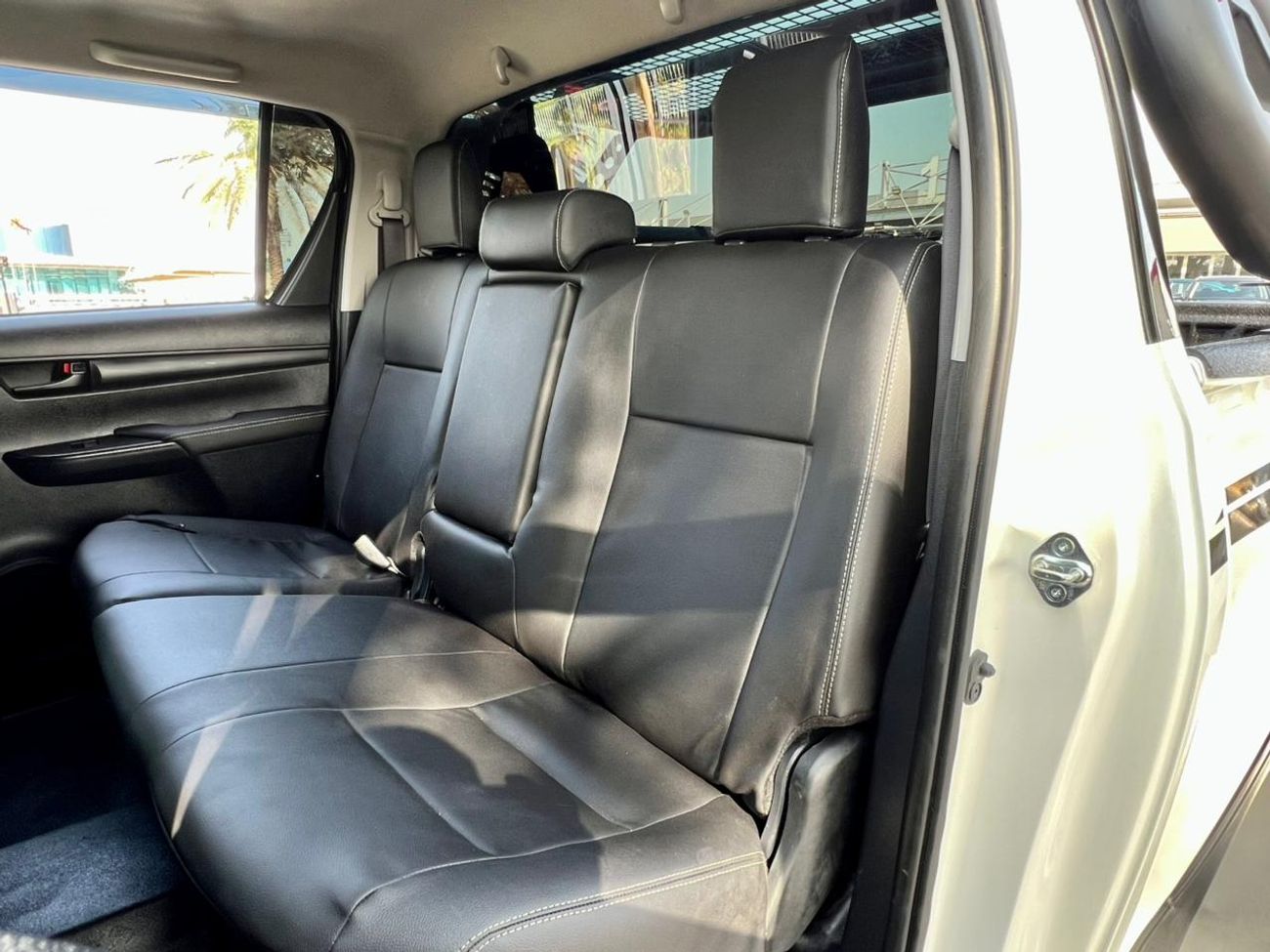 تويوتا هيلوكس 