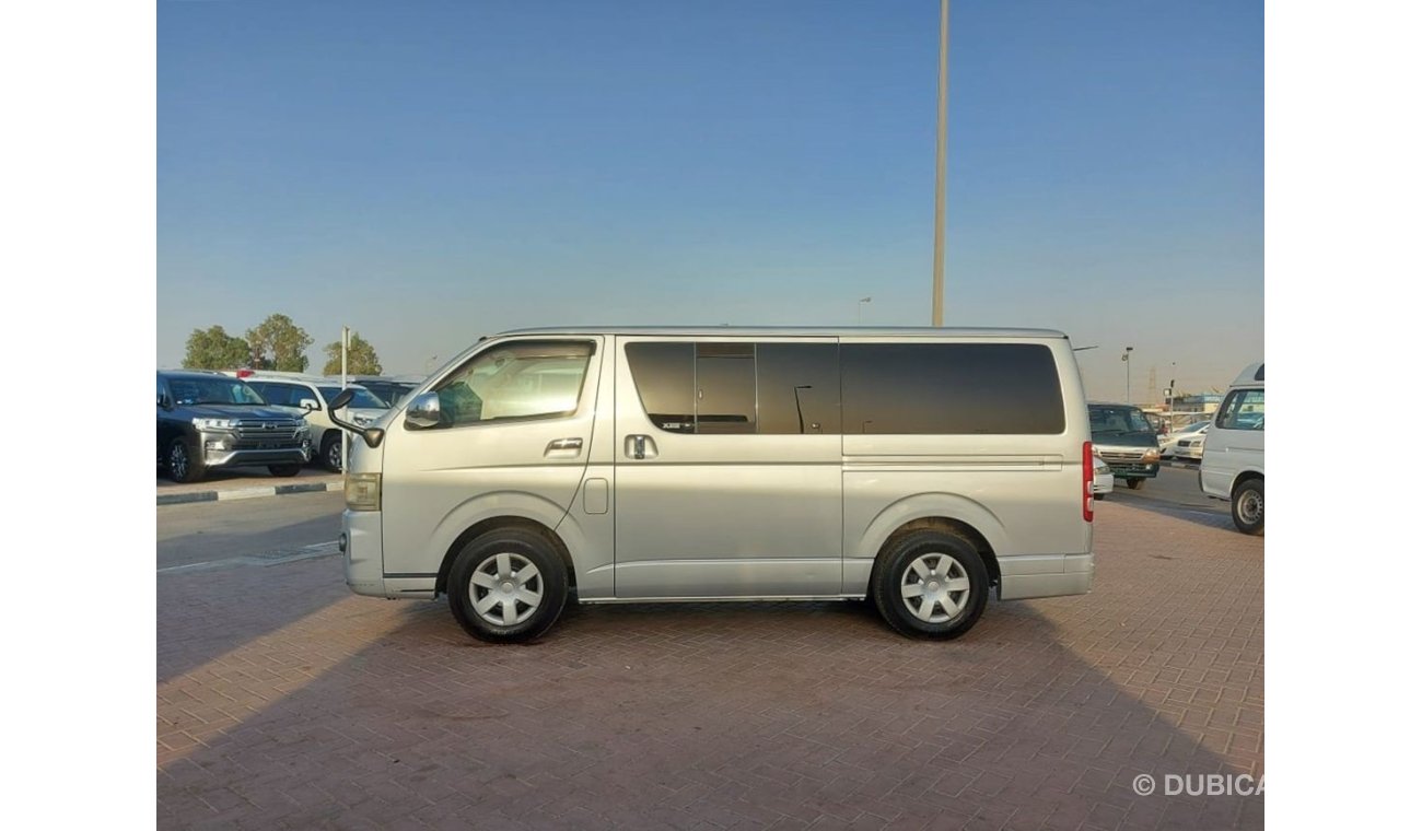 تويوتا هاياس TOYOTA HIACE VAN RIGHT HAND DRIVE (PM1638)